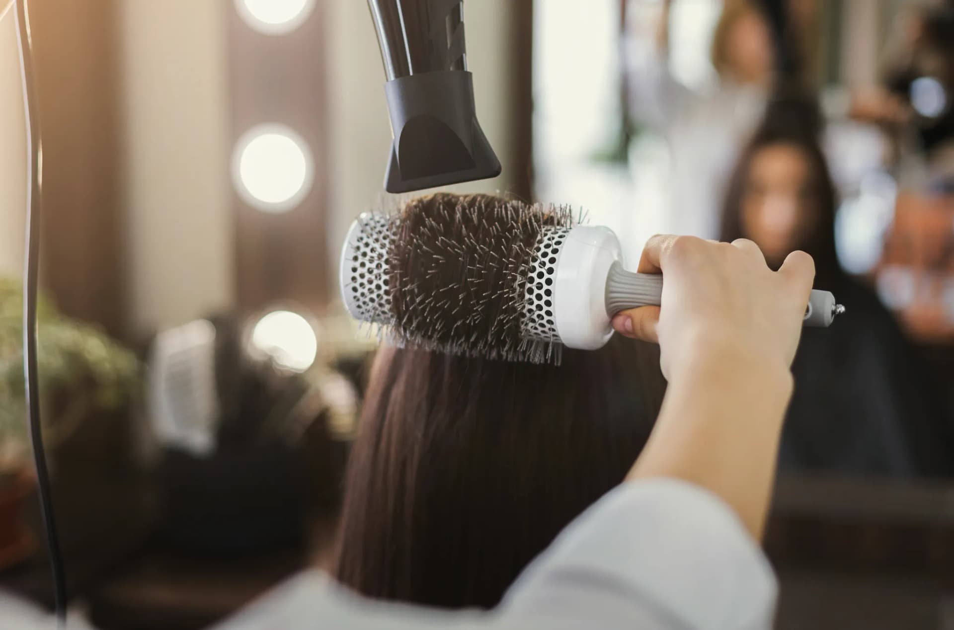 Brushing - Salon de coiffure N Beauty One Étampes